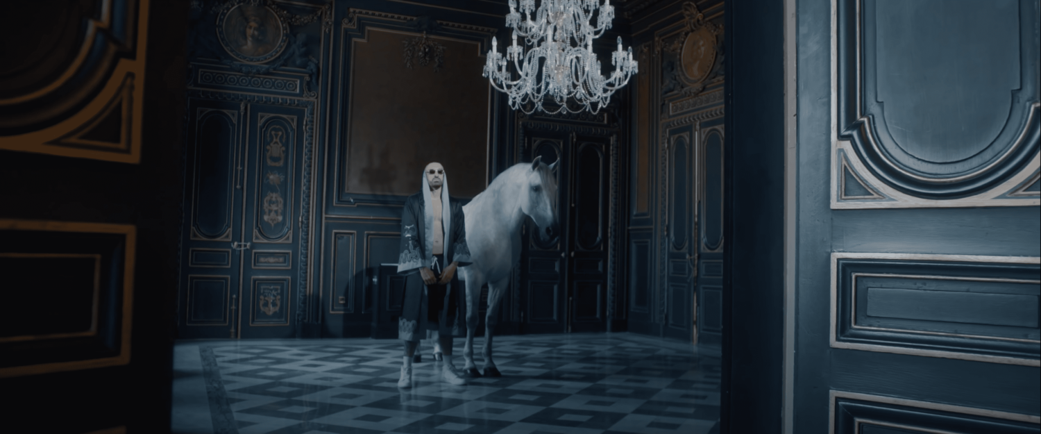 Fotograma del videoclip de Toteking Bumaye, rodado en Jerez de la Frontera