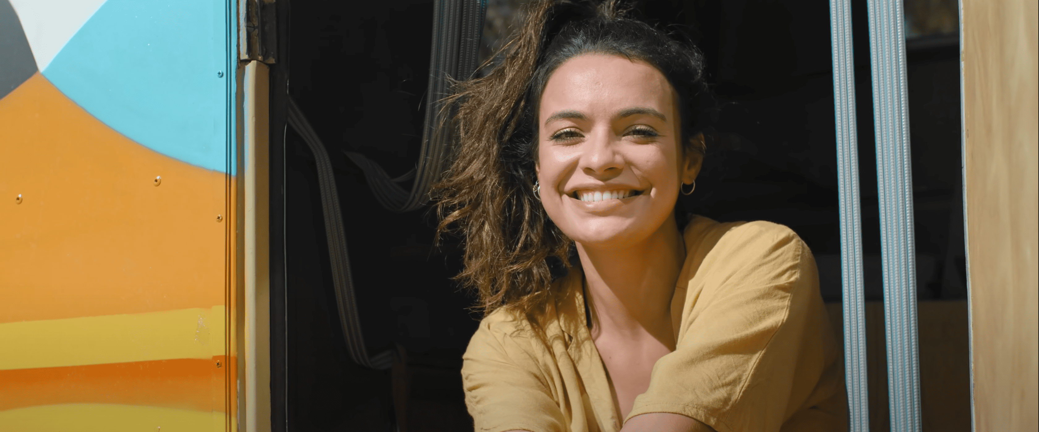 Mariam Agredano en el videoclip de GreenValley
